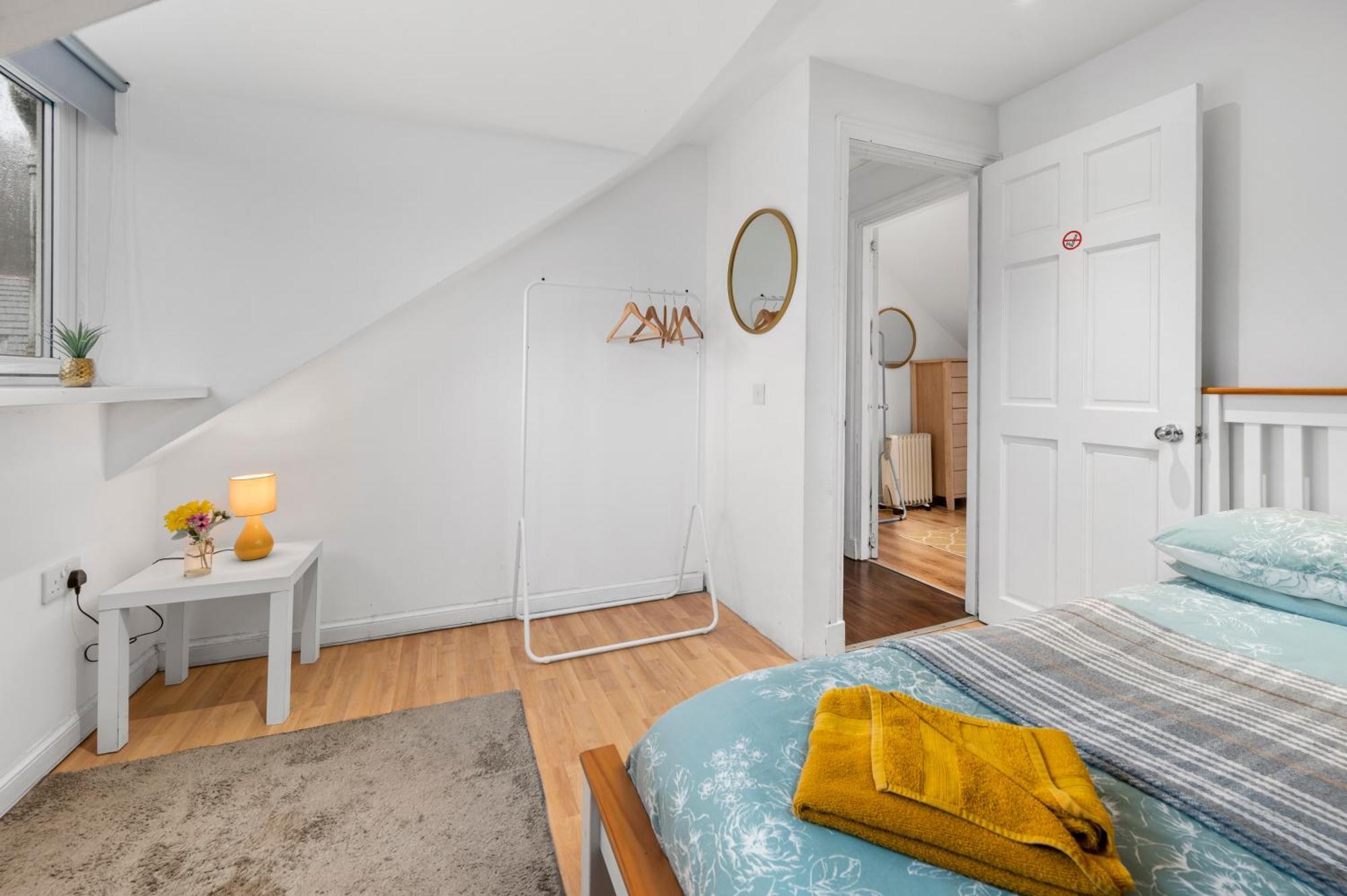 Beautiful 2br With Mccaigs Tower Views Apartamento